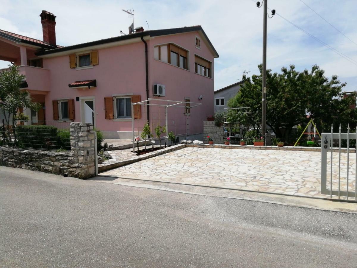 Apartmani Vesna Buje Kültér fotó