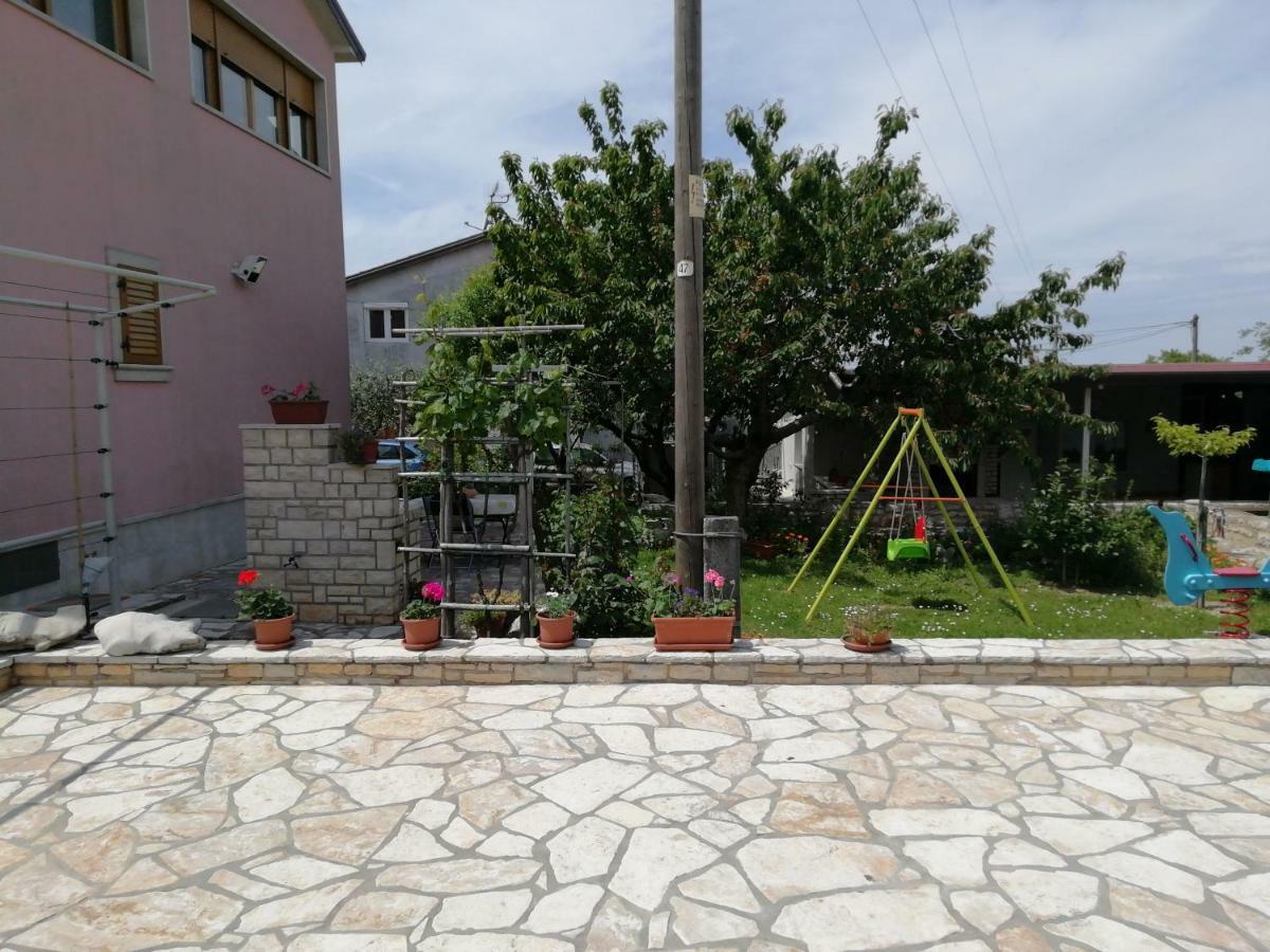 Apartmani Vesna Buje Kültér fotó